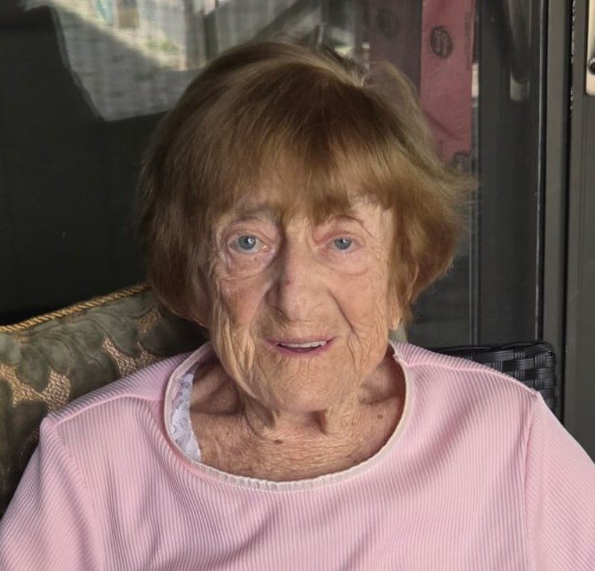 SIKLOS,  Agnes Siklos