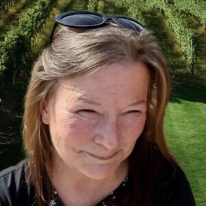 HARSTONE, Maxine Harstone